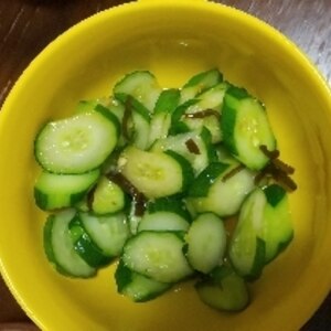 塩昆布で簡単！キュウリの漬物